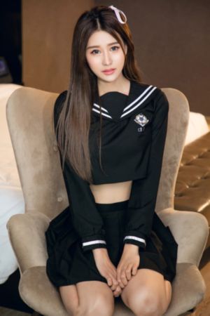 没穿内衣的瑜伽教练