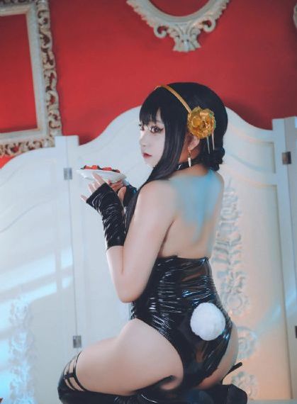 一脸嫌弃的给你看胖次