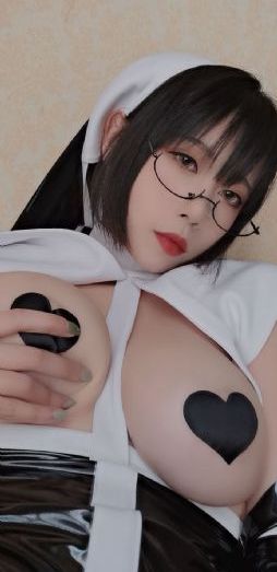 一边下奶一次敷面膜视频