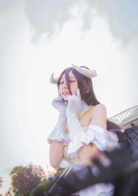 商务旅行女老板同房
